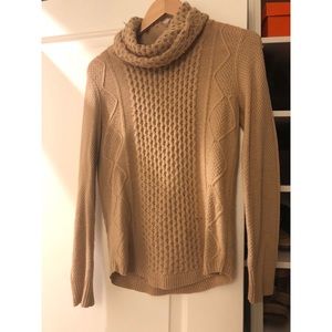 Theory turtleneck in Camel. Size S